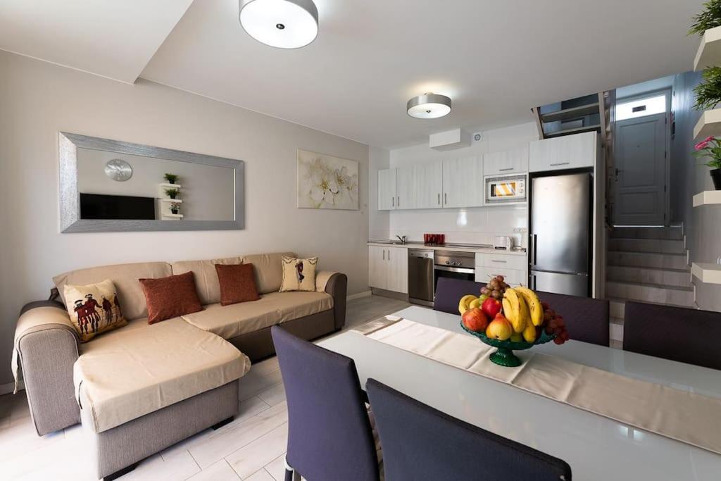 Beautiful Duplex In 3 Minutes Walking To The Beach In Playa De Las Americas Luaran gambar